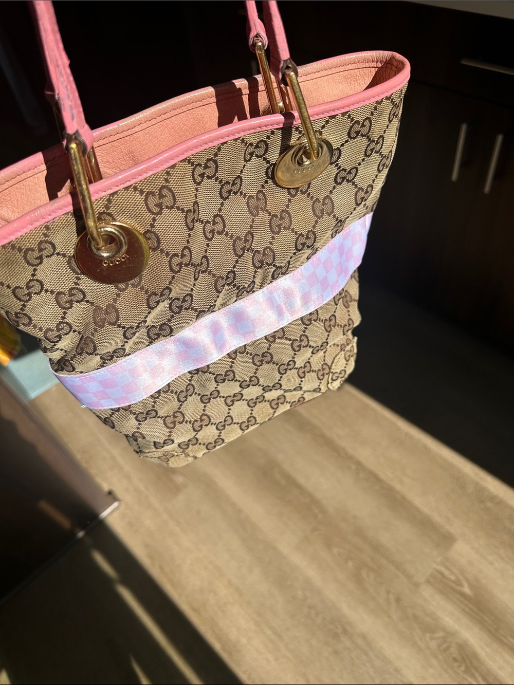 Gucci Mini Tote Monogram 
9” x 9” x 3”
120840 002404 - Picture 12 of 14